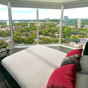 luxurious-yorkville-condo.niagara-fallshotels.com/